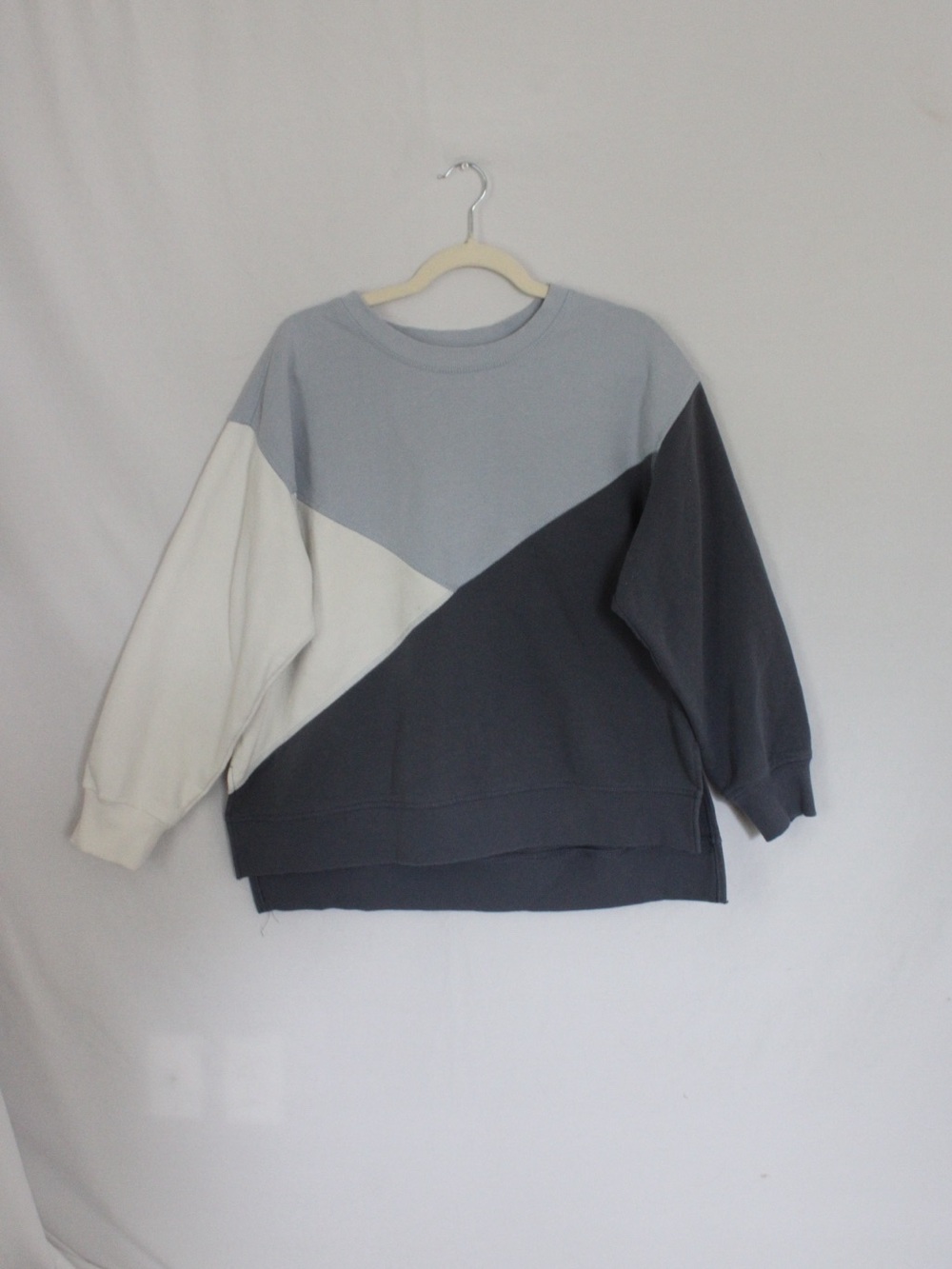 GreenTea Diagonal Colorblock Crewneck - Light Blue, Navy & White